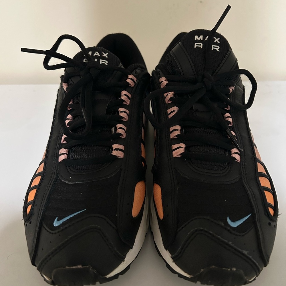 Nike Women’s Sneakers - Picture 2 of 3